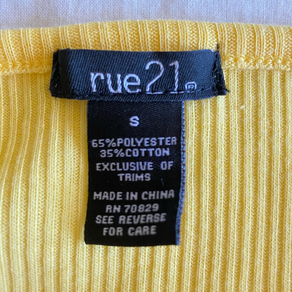 Yellow Top - Picture 3 of 3